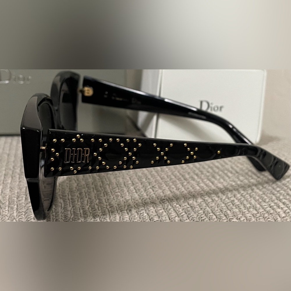 🎉HP🎉New! Dior Lady Dior Studs 54MM Black/Gold Sunglasses✨ Case, Box & Cloth - Picture 14 of 16